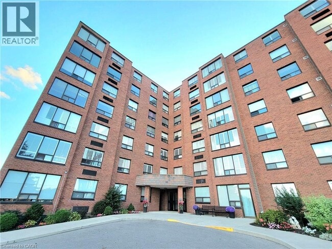 Building Photo - 99 Donn Ave