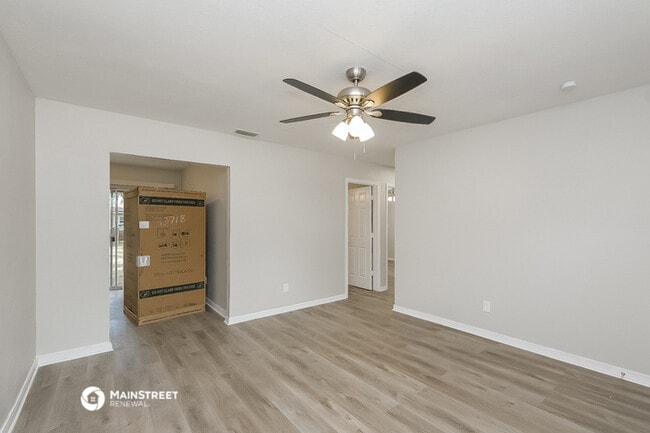 Building Photo - 6810 N 48th St