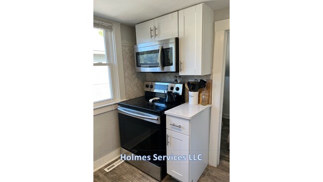 Updated SS appliances - 1226 Bird Ave