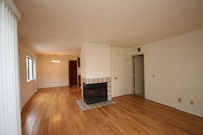 Building Photo - 33 S Craig Ave