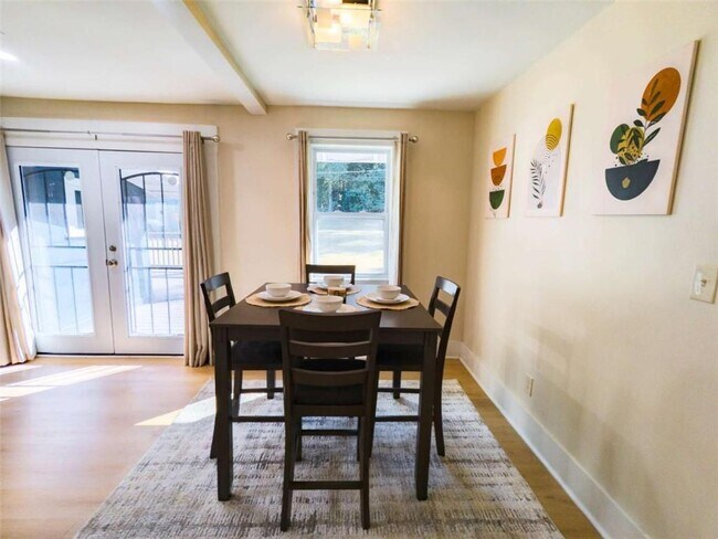 Foto del edificio - 6557 Woodrow Rd