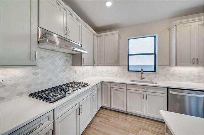 Foto del edificio - 4440 Waterside Dr