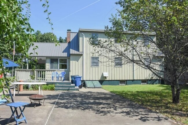 Building Photo - 1125 Whipple Rd
