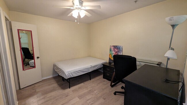 Foto del edificio - 4000 SW 23rd St