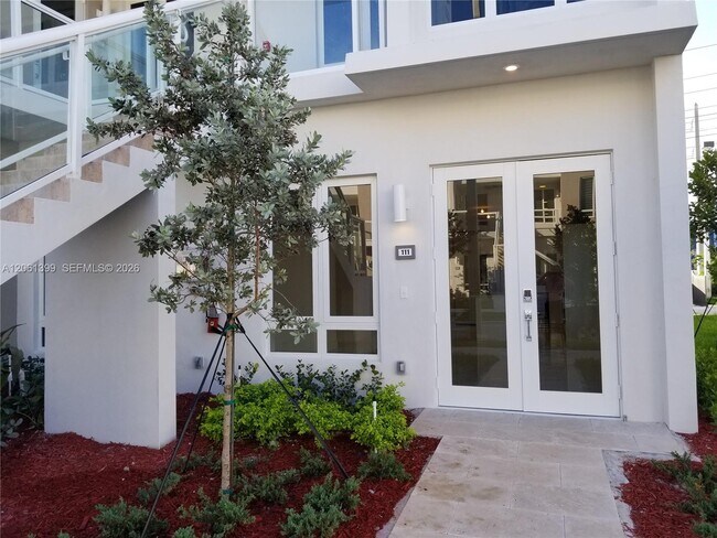 Foto del edificio - 10220 NW 63rd Ter