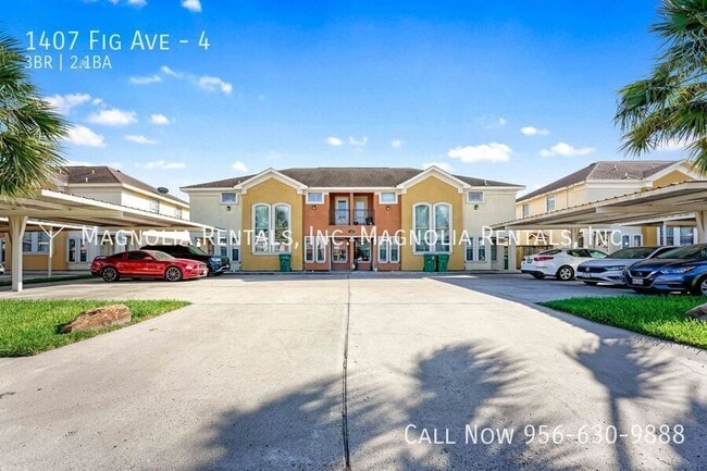 Building Photo - 1407 W Fig Ave