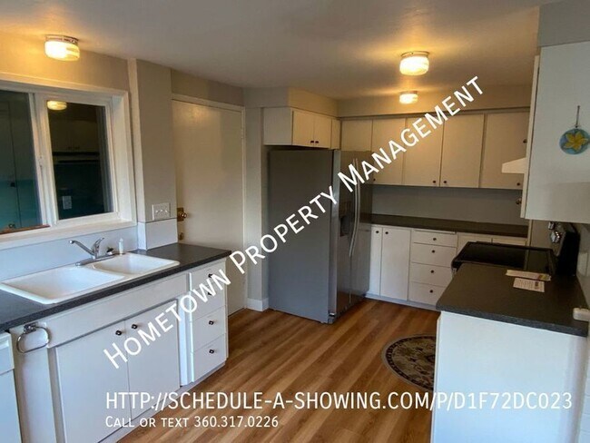 Building Photo - Waterfront on Lake St. Clair! 2 Bedroom - ...