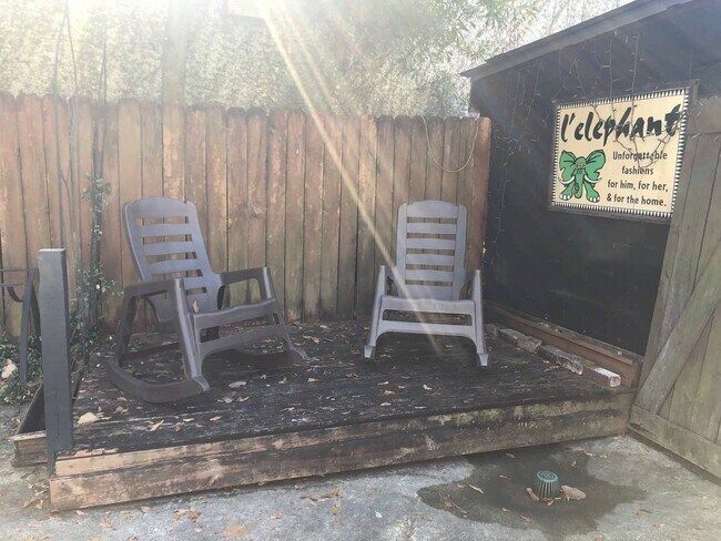 Seating for 2 in courtyard - 7727 Maple St
