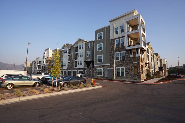 New Hannah Ridge Apartments for Rent with EV Charging - Colorado ...
