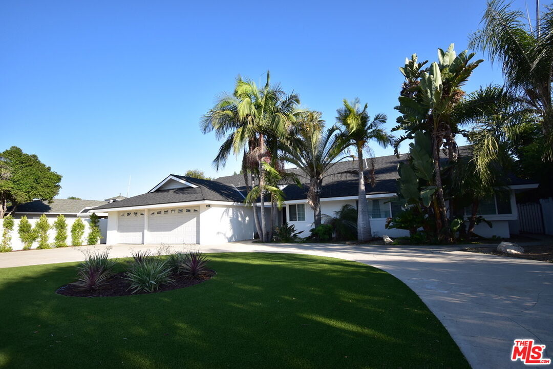 Primary Photo - 1430 W Westmont Dr