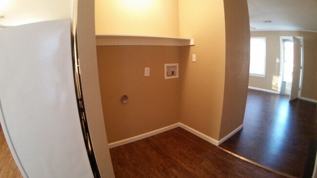 Building Photo - Open Floor Plan House - OKC