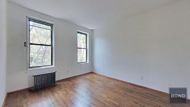 Building Photo - 218 E 85th St