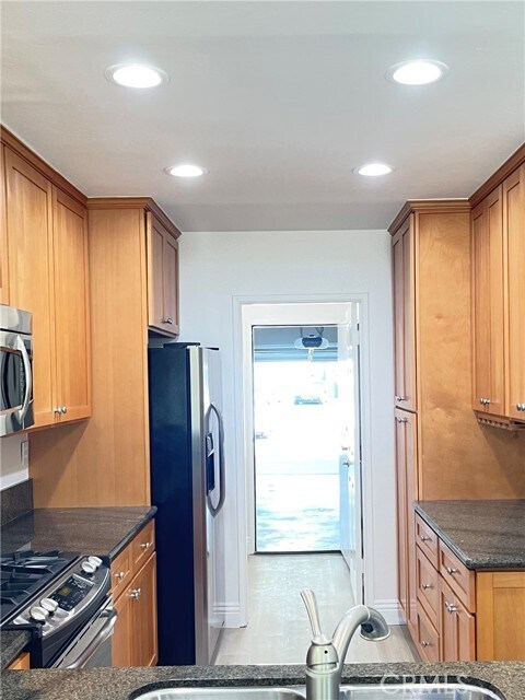 Building Photo - 25072 Leucadia St