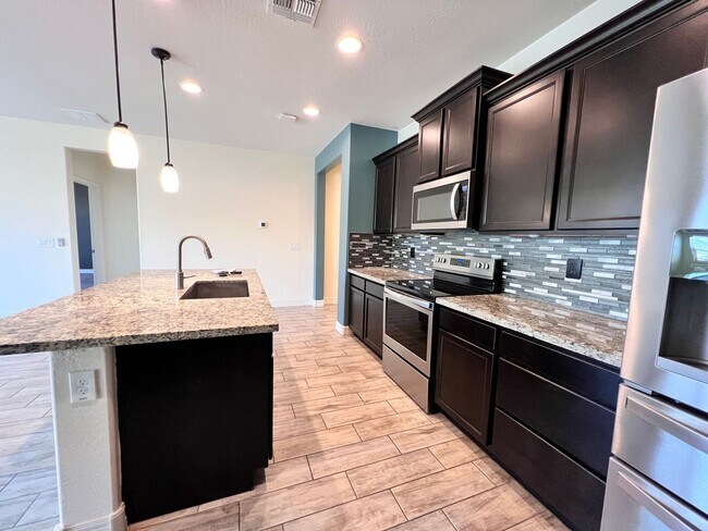 Building Photo - Mills Run Community (Ironwood & Ocotillo) ...