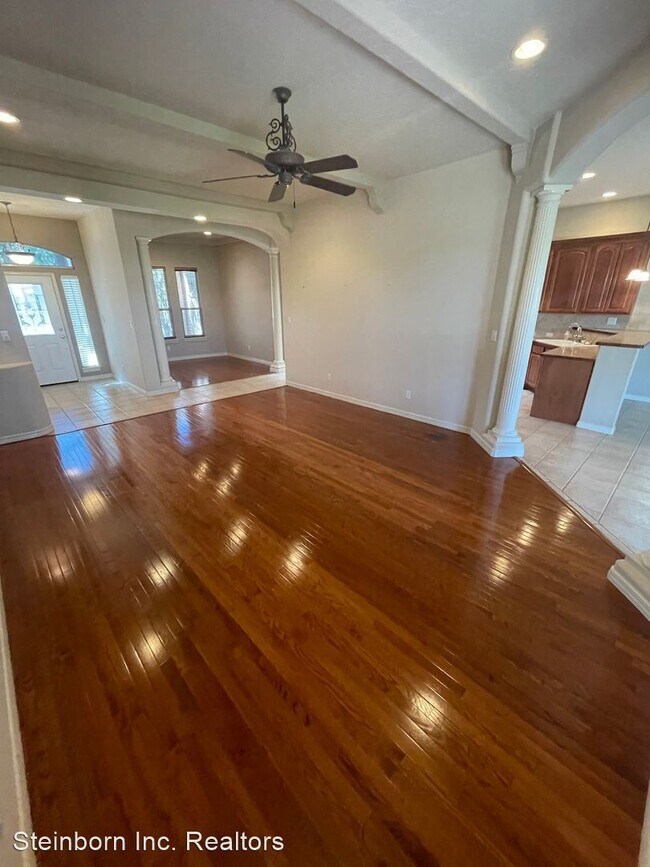 Foto del edificio - 3 br, 2.5 bath House - 1104 Cave Springs T...