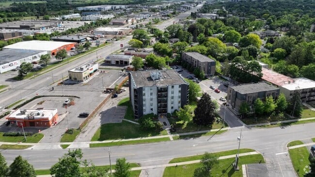  - 36 River Road East