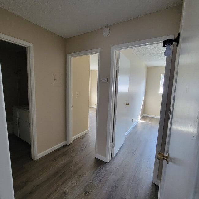Building Photo - 1311 E San Bruno Ave
