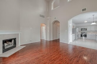 Building Photo - 211 Hanstrom Dr