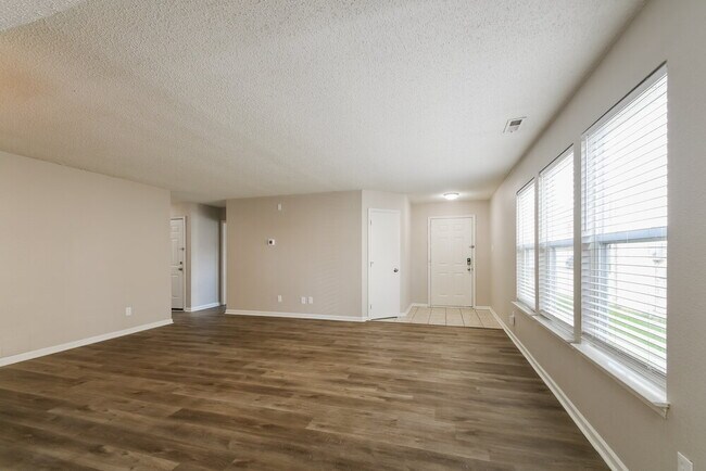 Building Photo - 5117 Whisenand Dr