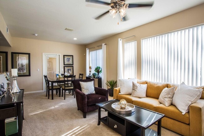 Foto del edificio - The Boulders at Lone Mountain