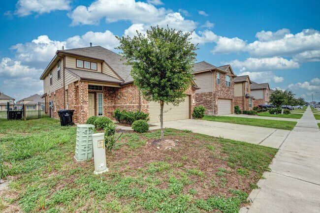 Building Photo - 24922 Scarlatti Cantata Dr