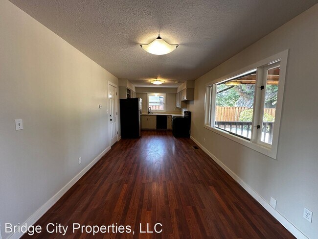 Building Photo - 3 br, 2 bath House - 13933 NE Knott St.