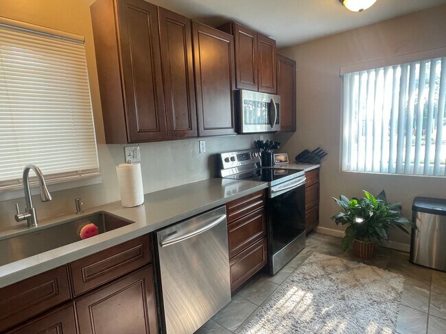 Foto del edificio - Charming 3-Bedroom Home with Updated Throughout & Fenced Yard!