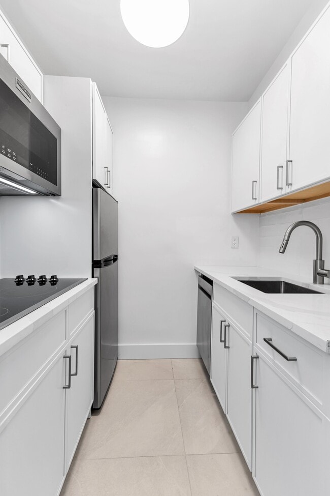 Foto del edificio - 333 E 46th St
