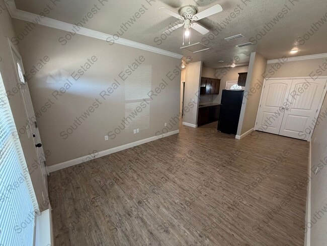 Foto del edificio - 2404 E 14th St