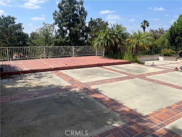 Foto del edificio - 5419 E Estate Ridge Rd