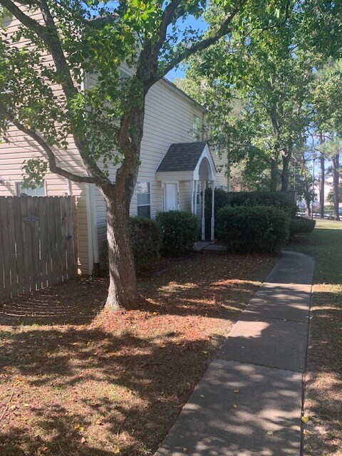 Building Photo - 849 Harbor Bend Dr