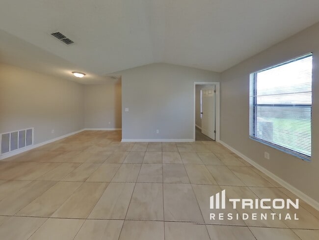 Building Photo - 1553 Kingfisher Blvd