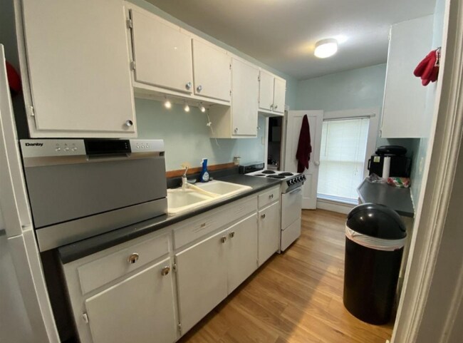 Foto del edificio - 1734 Boyington Ave
