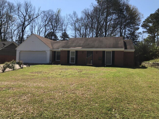 Building Photo - 1613 Springridge Dr