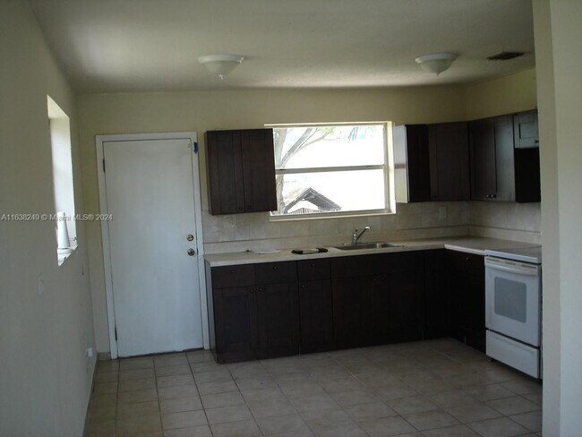 Building Photo - 1821 NW 155th St