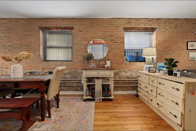 Foto del edificio - 1546 W Cortez St