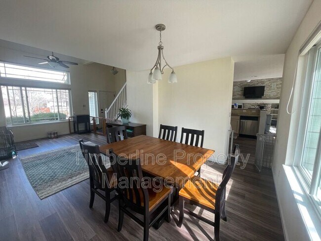 Foto del edificio - 4845 Seton Pl