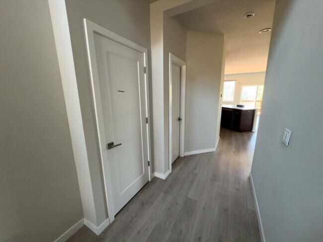 Foto del edificio - 17237 NW Woodreed Ct