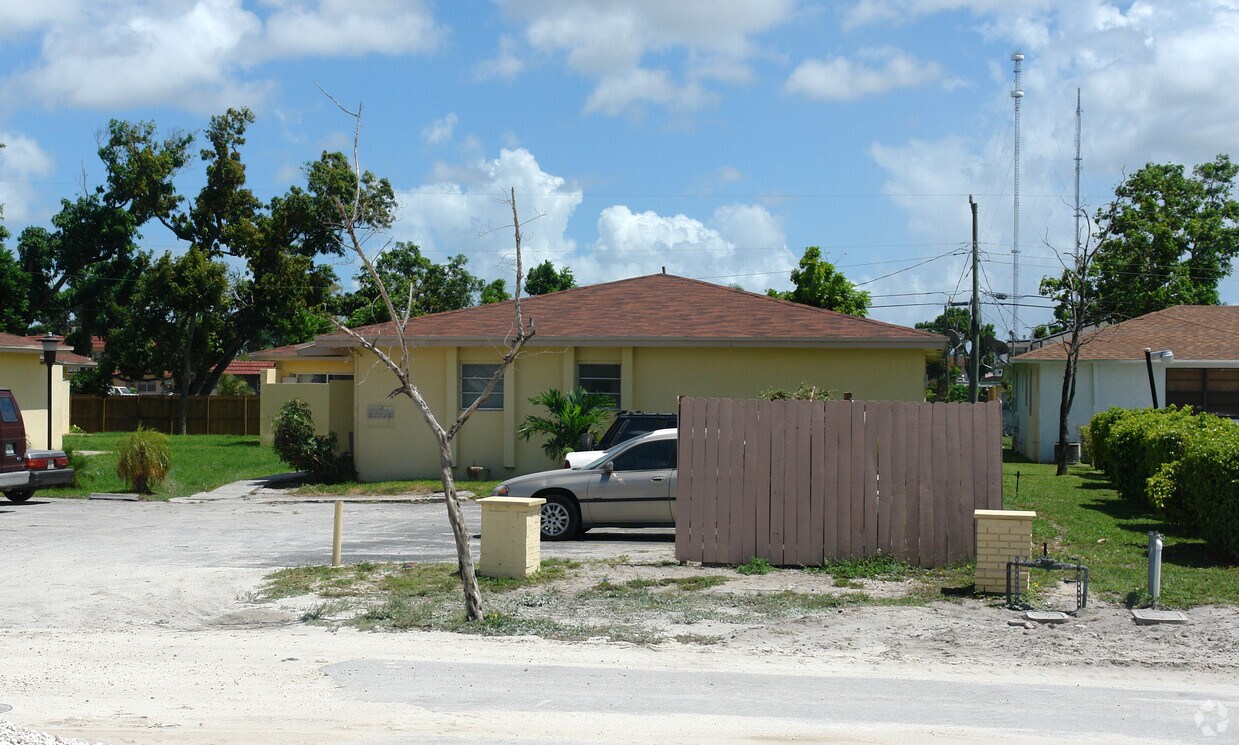 Primary Photo - 6040 SW 25th St