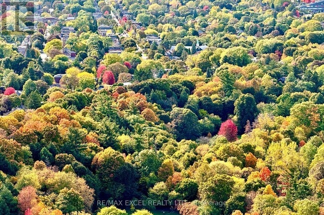 Building Photo - 30 Inn On The Pk Dr