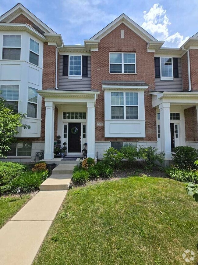 Building Photo - 522 Fairway Dr
