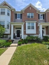 Building Photo - 522 Fairway Dr