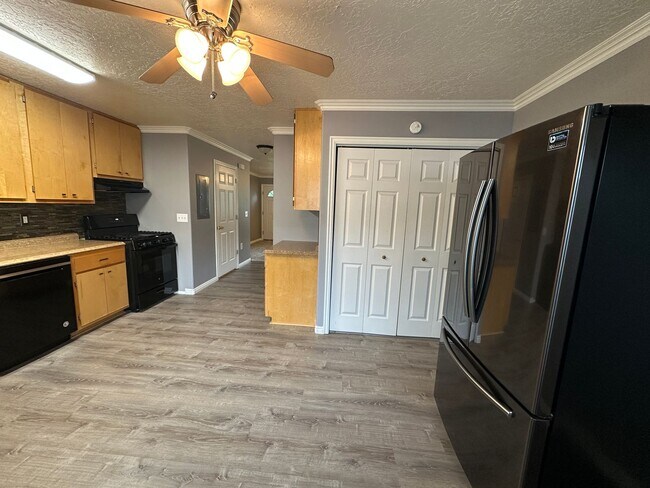 Foto del edificio - Cute and Cozy 2 Bed, 1.5 Bath Townhome in the Meadows!