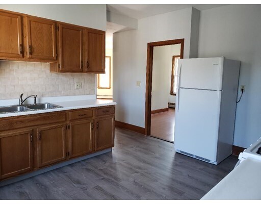 Building Photo - 71 Adams St