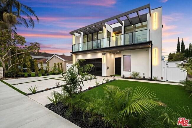 Building Photo - 1439 Edris Dr