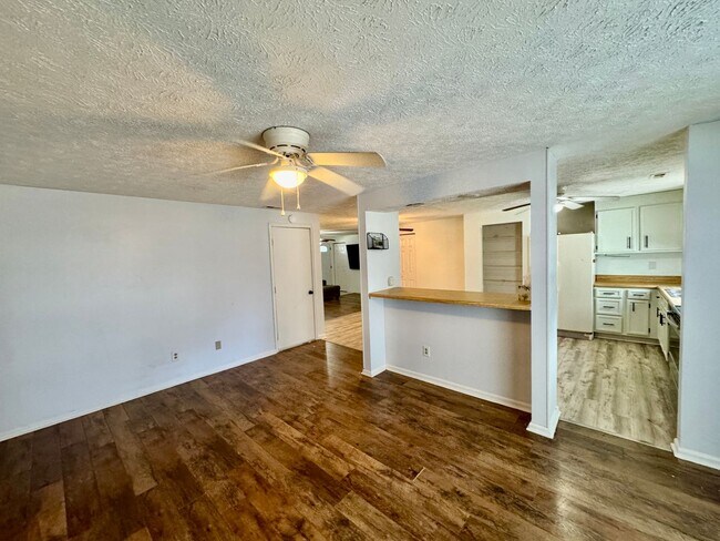 Foto del edificio - Fantastic Ranch Style Home