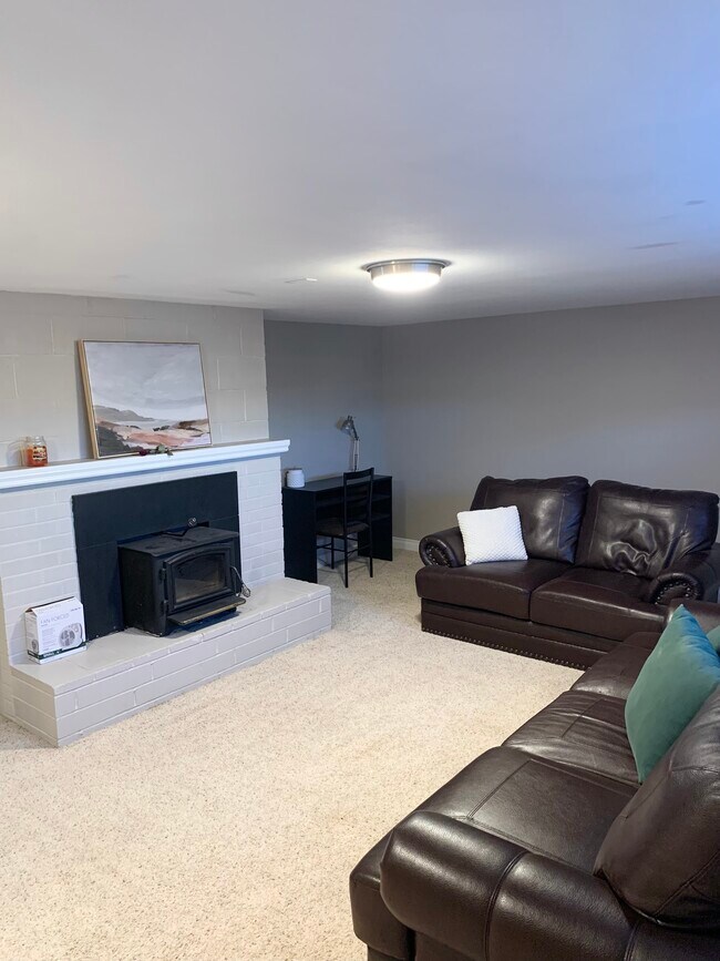 Foto del edificio - 1405 Springwater Ave