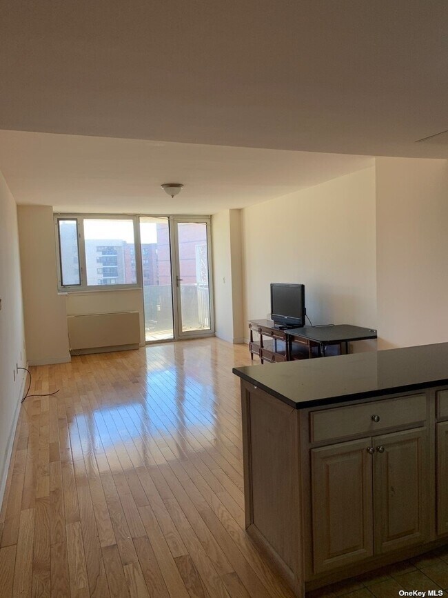 Foto del edificio - 133-38 Sanford Ave