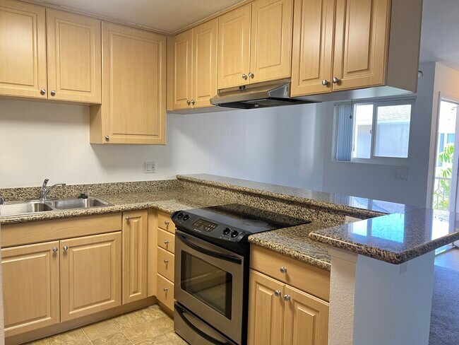 Kitchen - 10066 Maya Linda Rd
