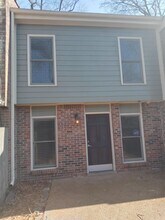 Building Photo - 676 Hotchkiss Ln